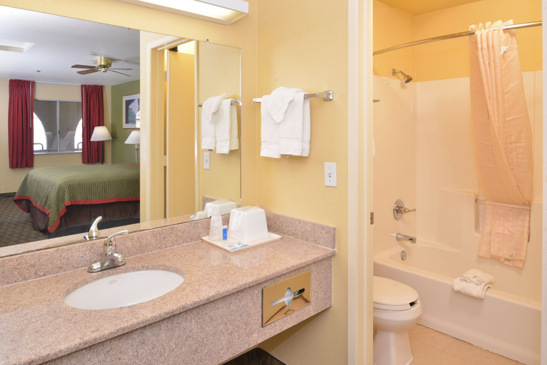 Bathroom 4, Rodeway Inn Delano, Kern