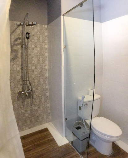 Bathroom 4, BaobaBed Hostel, Myingyan