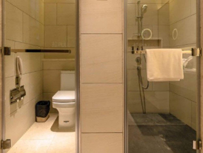 Bathroom 4, The Summit Hotel, Zhongshan