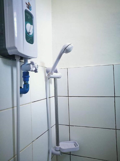 Bathroom 3, Florence Place, Jimalalud