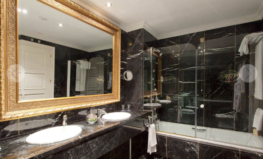 Bathroom 5, Alameda Palace, Salamanca