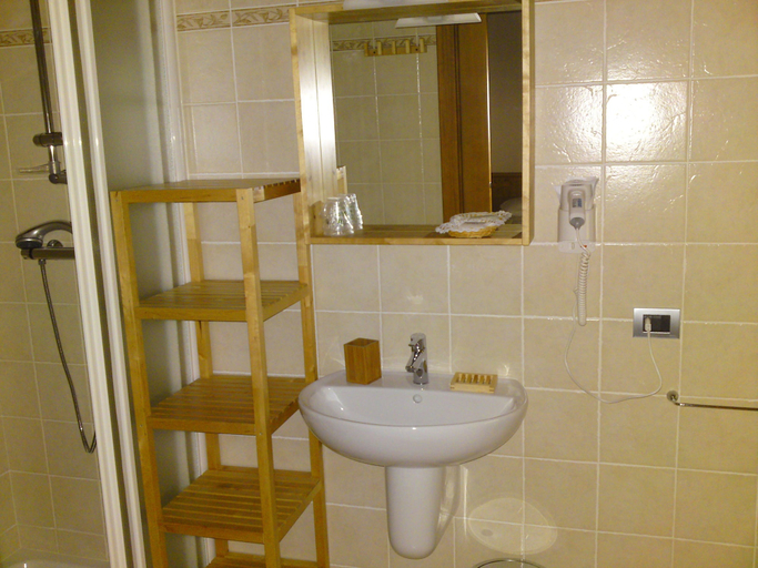 Bathroom 4, Albergo Punta Zerbion, Aosta