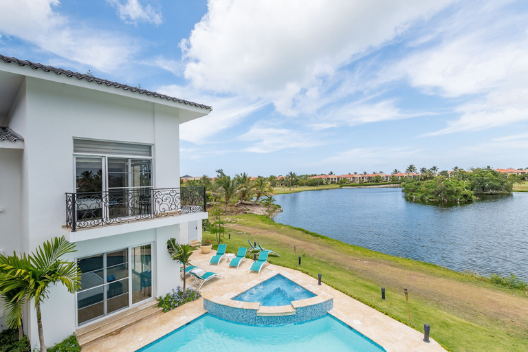 Sport & Beauty 4, Amazing Private Villa with Chef & Maids, Salvaleon de Higuey