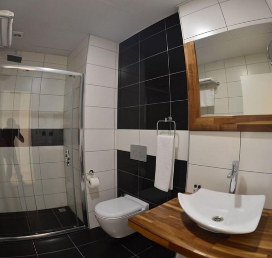 Bathroom 5, RS City Hotel, Merkez