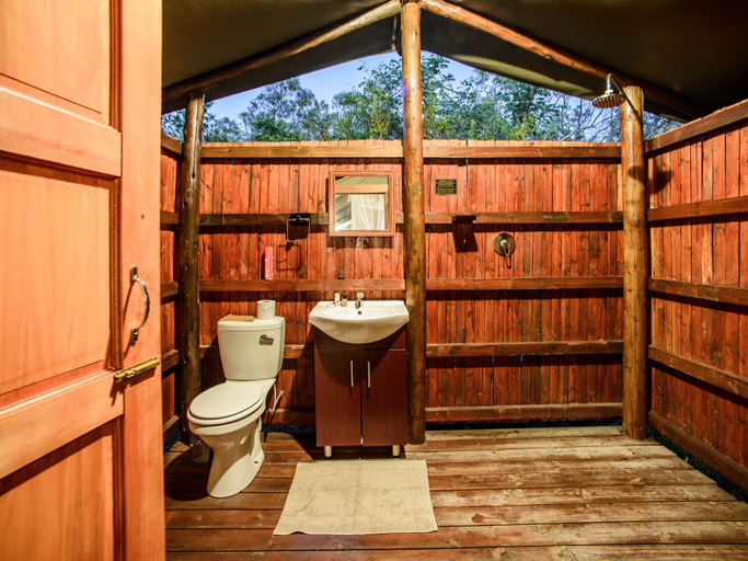 Bathroom 4, Shalati Safari Camp, Ehlanzeni