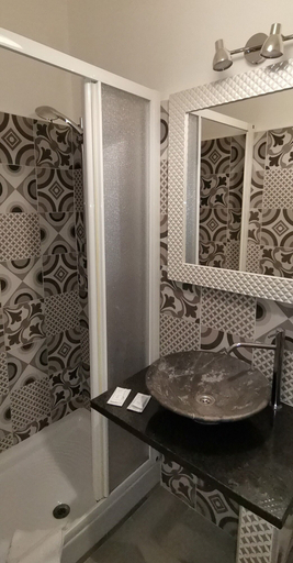 Bathroom 4, Angelica, Roma
