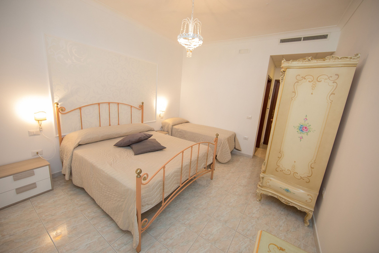 Bedroom 3, Hotel Imperiale, Napoli