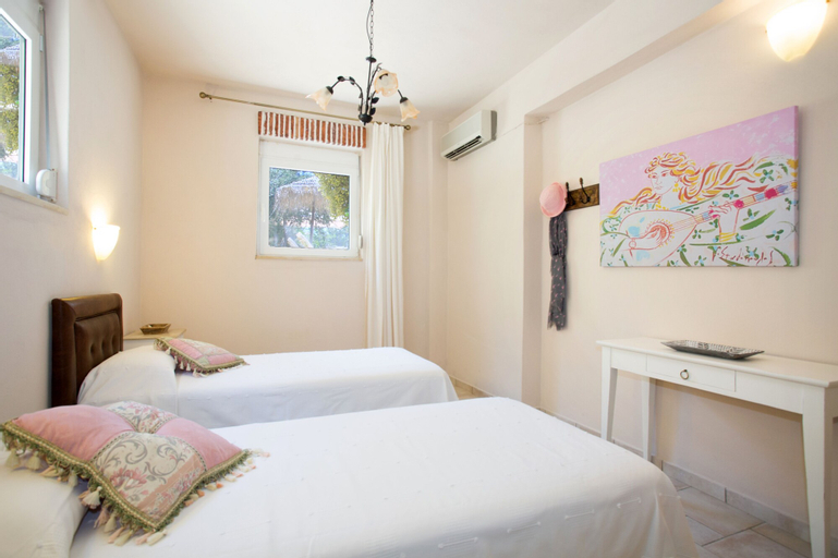 Bedroom 4, Villa Dafni, Crete