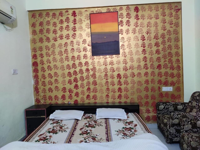 Bedroom 3, Hotel Blue Star By Amazone Holidays, Nainital