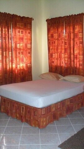 Bedroom 2, Summers Inn