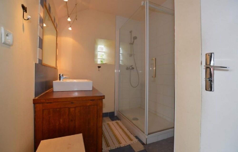 Bathroom 5, La Malcotais, Ille-et-Vilaine