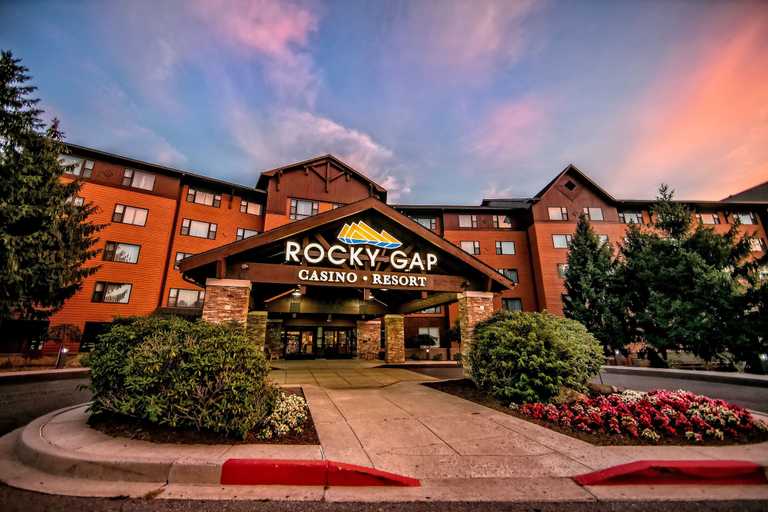 Exterior & Views 2, Rocky Gap Casino & Resort, Allegany