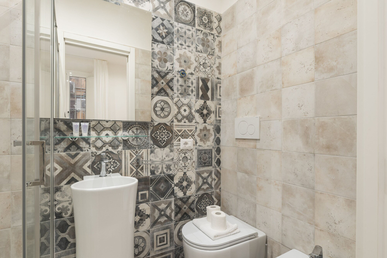 Bathroom 4, Bed&BikeRome Giulio Cesare, Rome