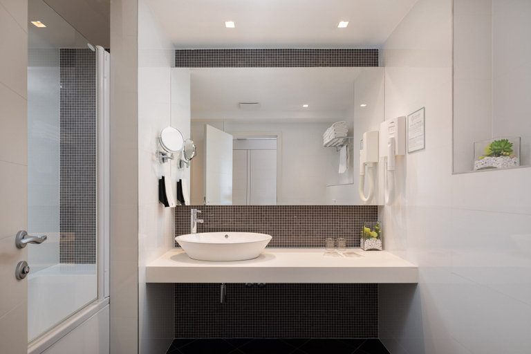 Bathroom 5, Hotel Tamaris, Tučepi