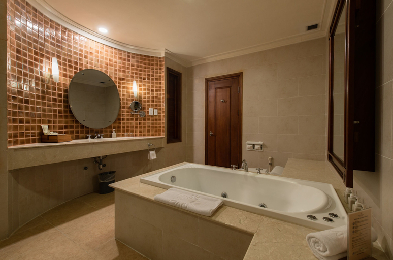 Bathroom 5, Sunrise Nha Trang Beach Hotel & Spa, Nha Trang