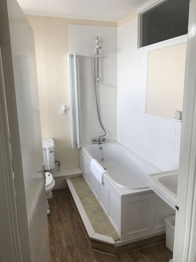 Bathroom 4, Hartland Quay Hotel, Devon