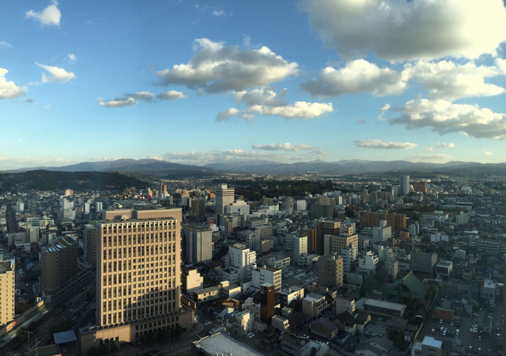 Exterior & Views 3