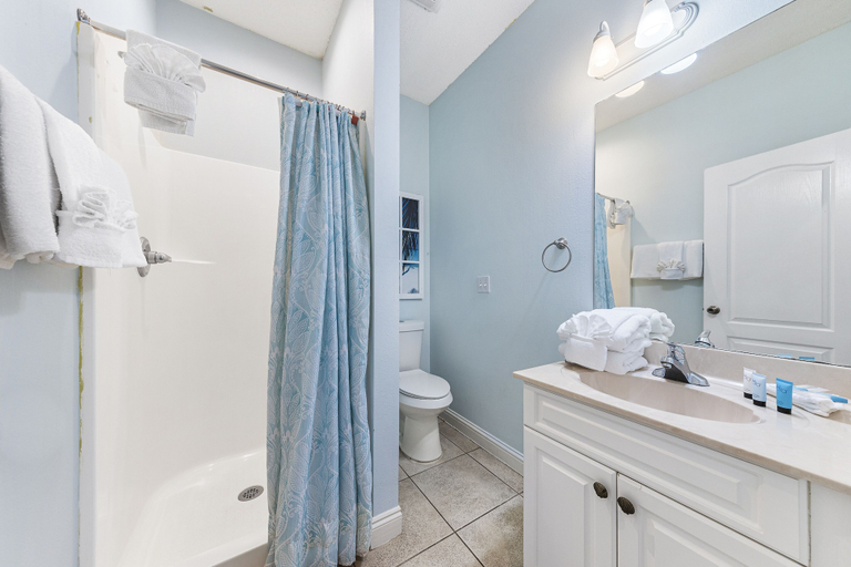 Bathroom 3, Turtle's Nest West, Baldwin