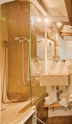Bathroom 4, Delightful & Quirky 1 Bedroom, Lisbon