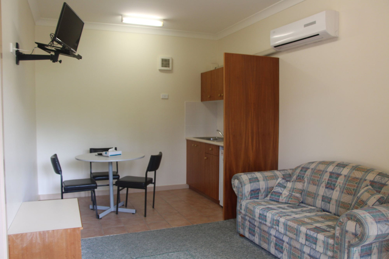 Others 5, Pioneer Way Motel, Blue Mountains