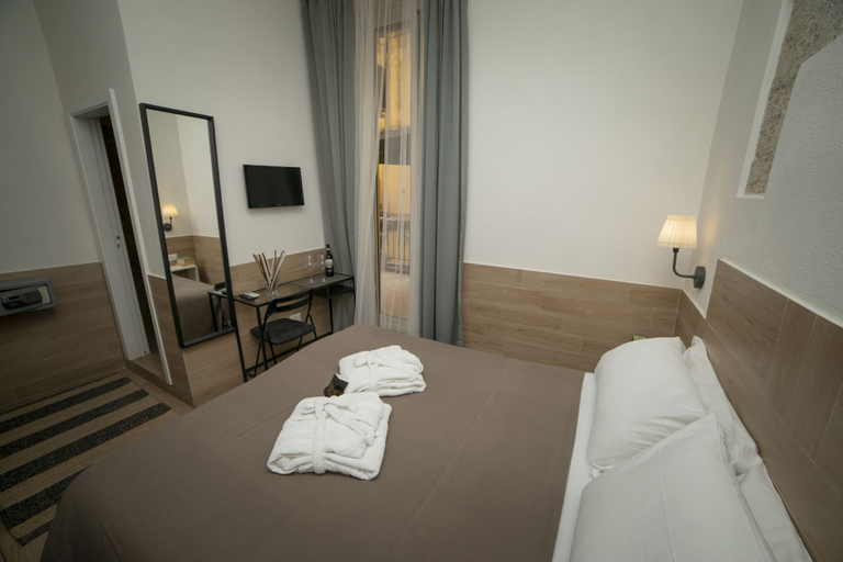 Bedroom 4, Ideal City Walk, Napoli