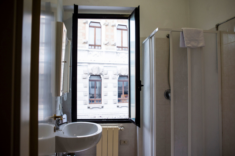 Bathroom 4, Hotel Astor Piacenza, Piacenza