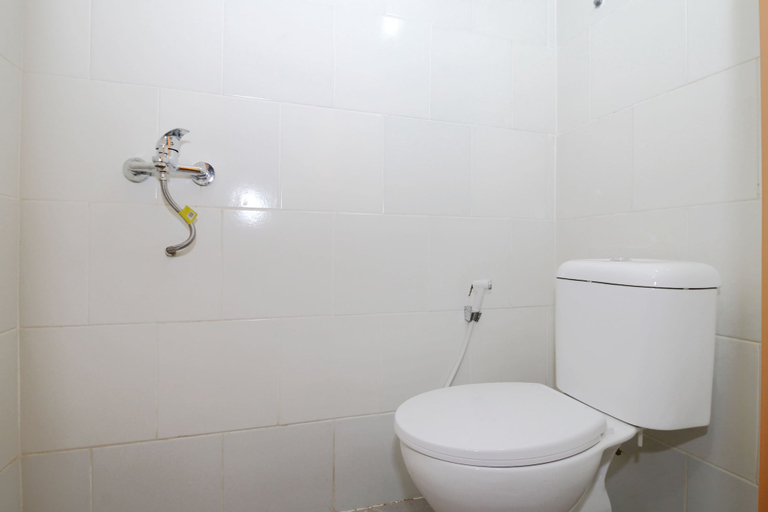 Bathroom 4, Kamar Keluarga Bandara V Syariah, Tangerang