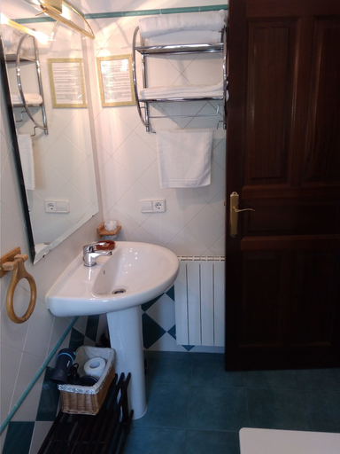 Bathroom 3, Casa Rural A Rega, Pontevedra