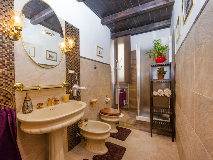 Bathroom 5, Da Augusto B&B, Rome
