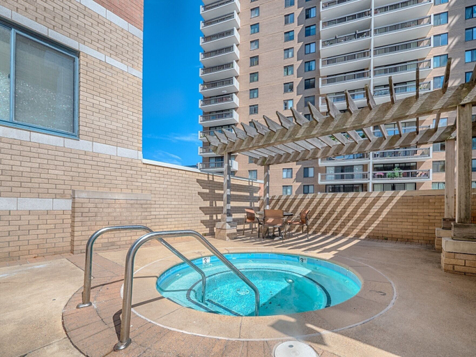 Sport & Beauty 4, National at Ballston Place, Arlington