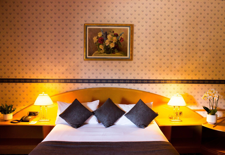 Bedroom 3, Best Western Beausejour, Hautes-Pyrénées