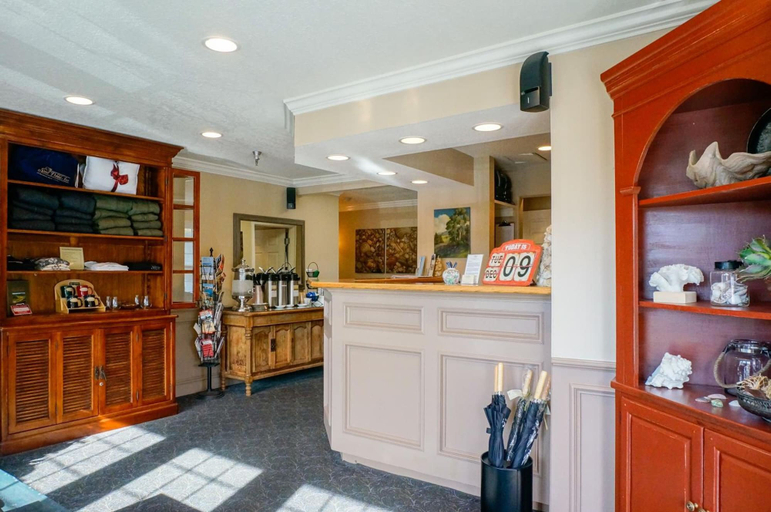 Food & Drinks 5, Sand Pebbles Inn, San Luis Obispo