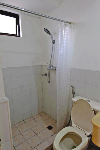 Bathroom 4, Forbeswood Heights 2BR by Stays PH, Taguig