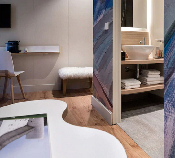 Bathroom 4, Max Hotel, Paris
