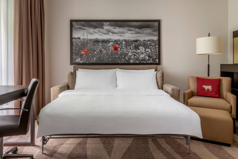 Bedroom 4, Munich Airport Marriott Hotel, Freising