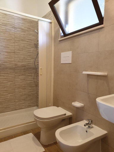 Bathroom 5, Il Rifugio, Salerno