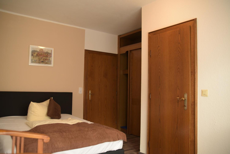 Bedroom 3, Landgasthof Hotel Röfleuten, Ostallgäu