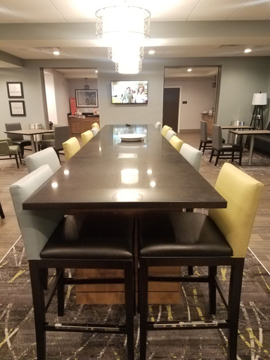 Food & Drinks 5, Hampton Inn Omaha Airport, Pottawattamie