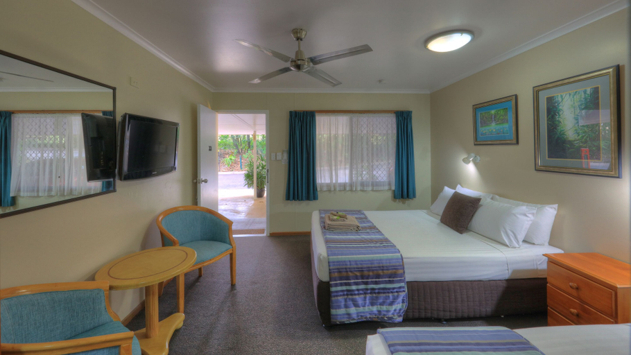 Bedroom 5, Atherton Hinterland Motel, Atherton
