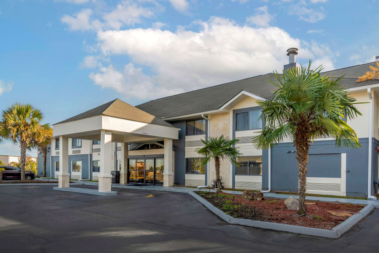 Exterior & Views 2, Comfort Inn & Suites - near Robins Air Force Base Main Gate, Houston