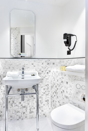 Bathroom 4, Clarisse, Paris