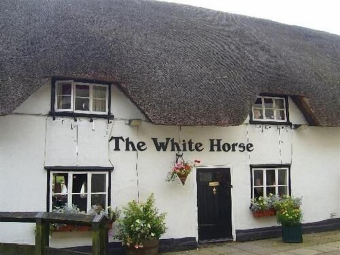 Exterior & Views 5, The White Horse, Hampshire