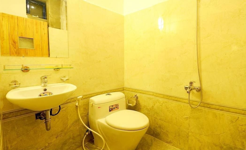 Bathroom 3, The Corner Homestay, Da Nang