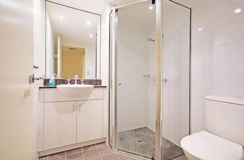Bedroom 3, Wyndel Apartments - Nexus, Sydney