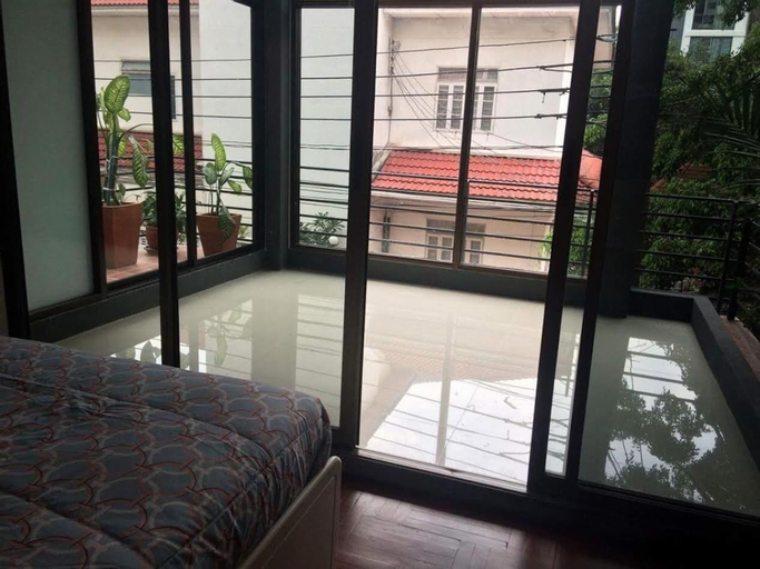 Exterior & Views 9