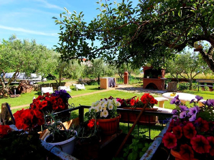Others 5, Apartments Stefa, Privlaka