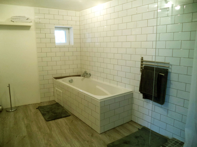 Bathroom 5, Chambre d'Hote La Gauviniere, Vendée