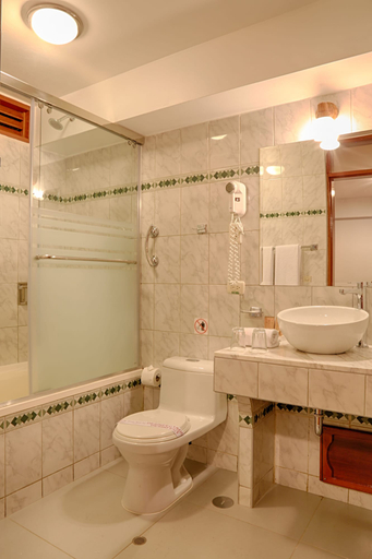 Bathroom 5, Munay Wasi Inn, Cusco