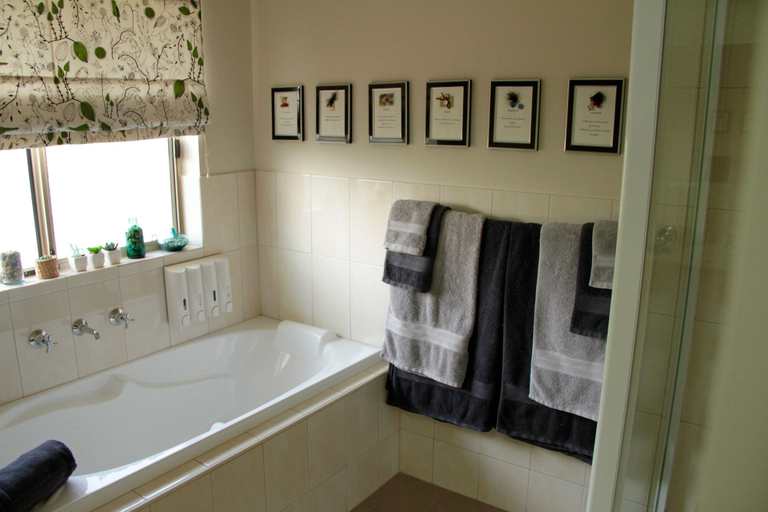 Bathroom, Vintners House, Adelaide