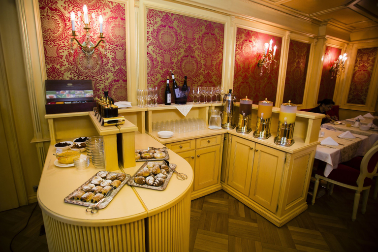 Food & Drinks 5, Luxury Family Hotel Royal Palace, Praha 6